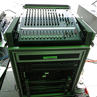 音響<br>P. A. System
